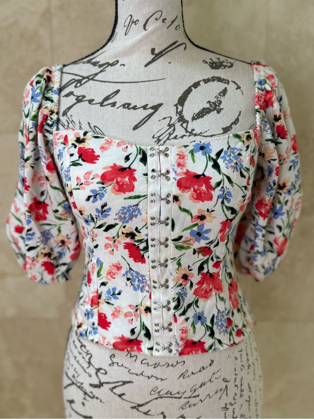 ASTR The Label XS Floral Puff Sleeve Faux Corset Top Smocked Back EUC